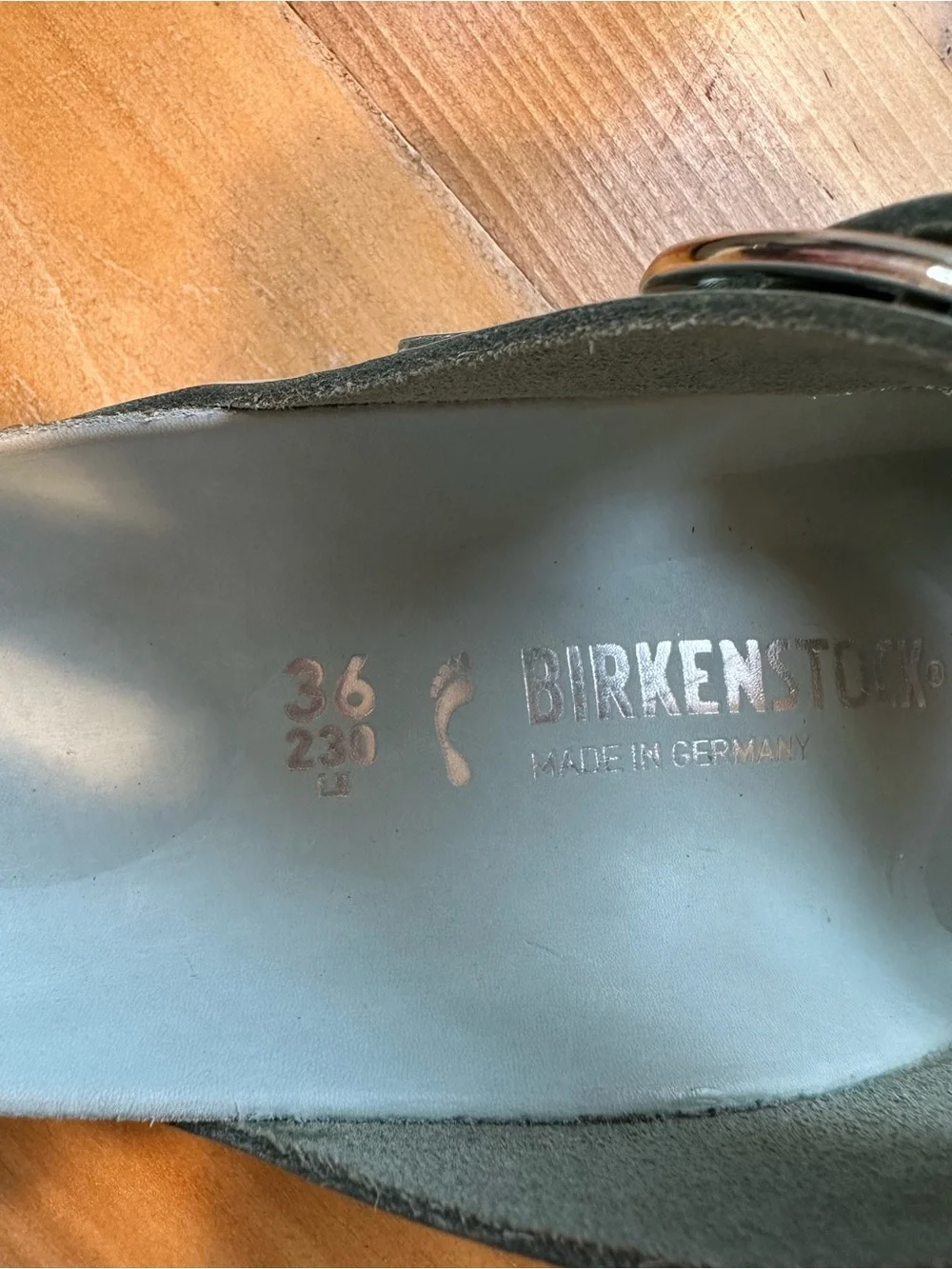 Arizona Big Buckle Natural Leather Patent in Surf Green Size 36